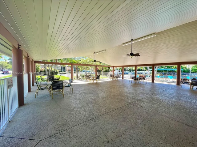 7380 N Devon Dr # 307, Tamarac FL 33321