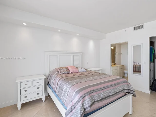 6365 Collins Ave # 4408, Miami Beach FL 33141