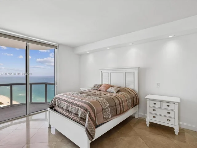 6365 Collins Ave # 4408, Miami Beach FL 33141