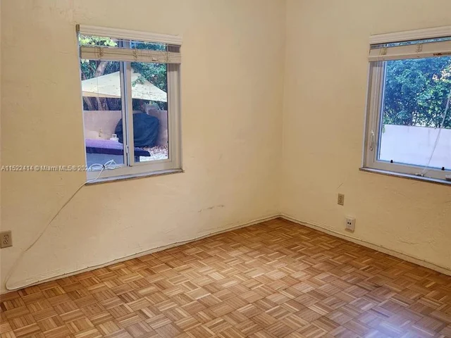 4427 SW 16th St, Miami FL 33134