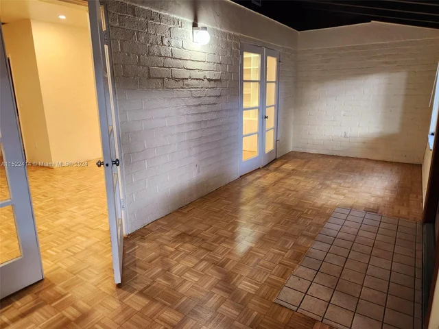 4427 SW 16th St, Miami FL 33134