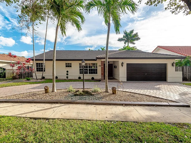 7910 NW 169th Ter, Miami Lakes FL 33016