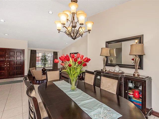 7910 NW 169th Ter, Miami Lakes FL 33016