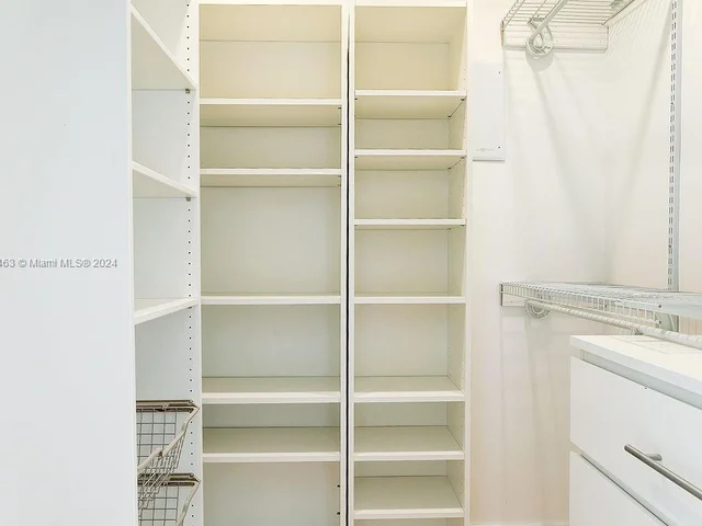 2311 NE 193rd St, Miami FL 33180