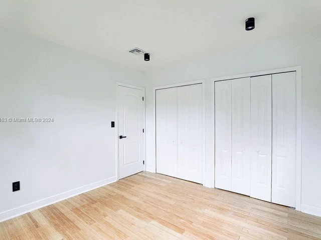 2311 NE 193rd St, Miami FL 33180