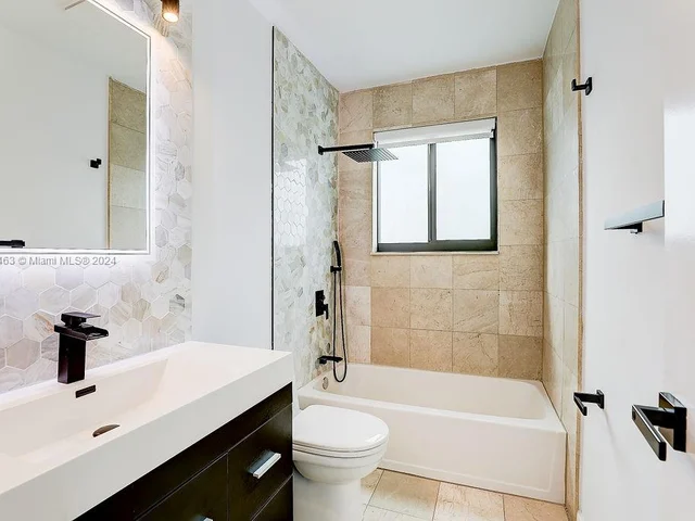 2311 NE 193rd St, Miami FL 33180