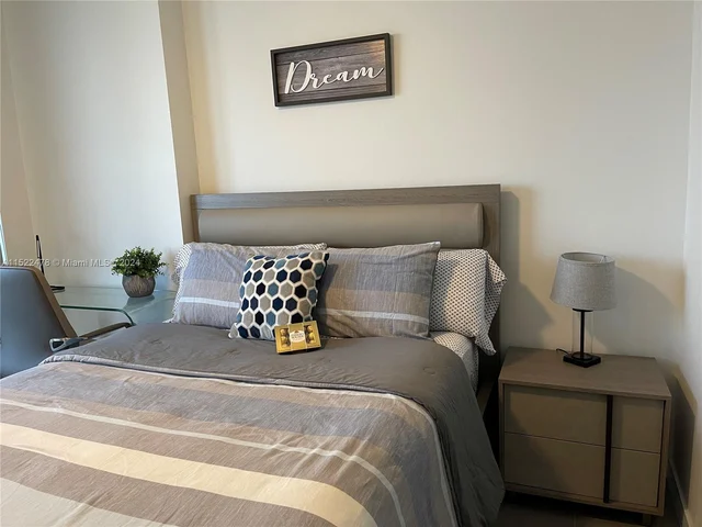 1600 NE 1st Ave # 1808, Miami FL 33132