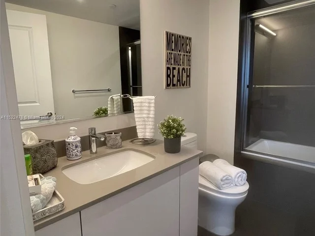 1600 NE 1st Ave # 1808, Miami FL 33132