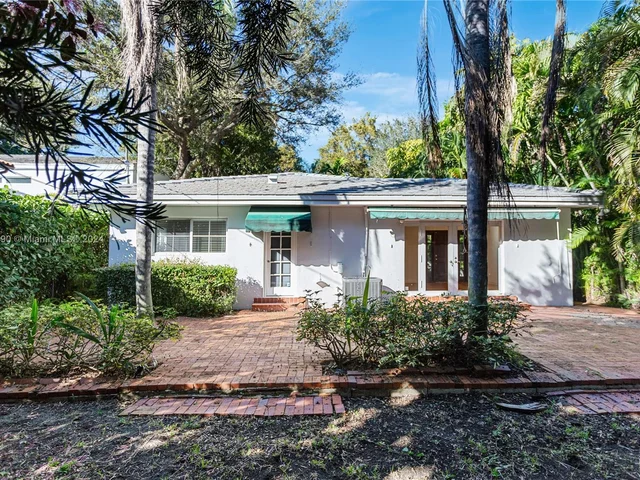 550 N Vittorio Ave, Coral Gables FL 33146