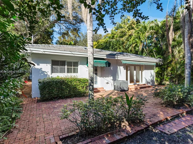 550 N Vittorio Ave, Coral Gables FL 33146