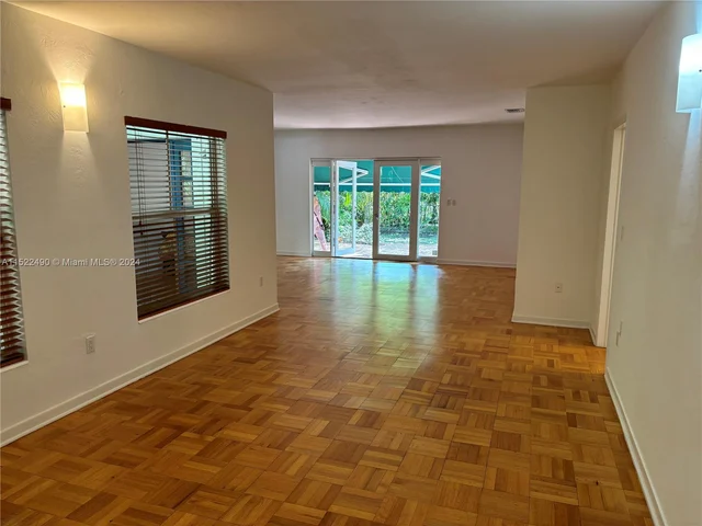 550 N Vittorio Ave, Coral Gables FL 33146