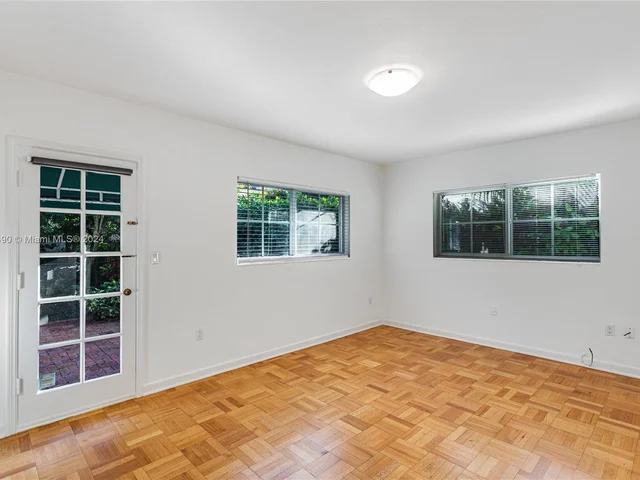 550 N Vittorio Ave, Coral Gables FL 33146