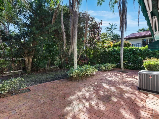 550 N Vittorio Ave, Coral Gables FL 33146