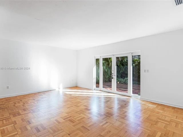 550 N Vittorio Ave, Coral Gables FL 33146