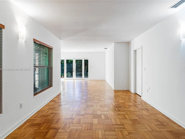 550 N Vittorio Ave, Coral Gables FL 33146