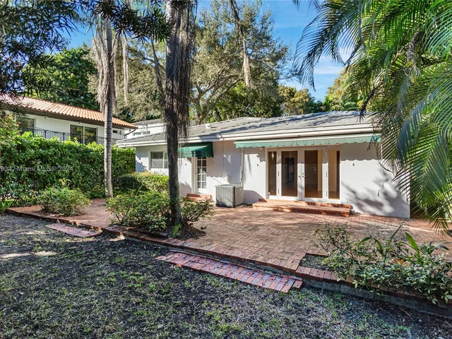 550 N Vittorio Ave, Coral Gables FL 33146