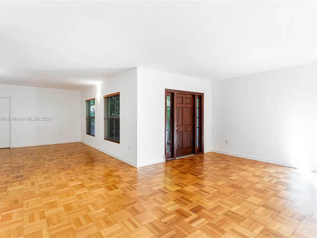 550 N Vittorio Ave, Coral Gables FL 33146