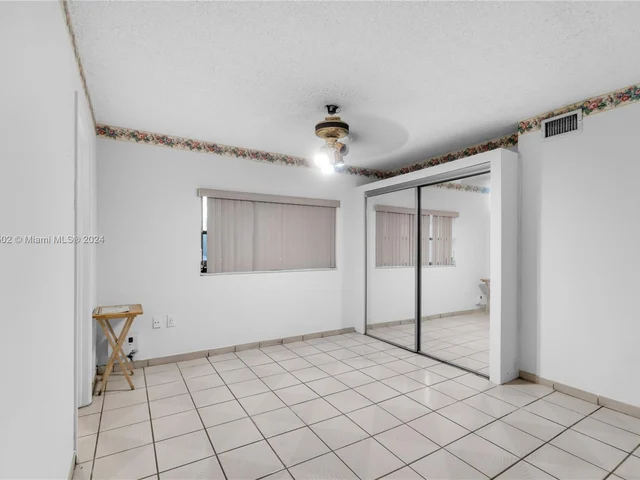 14046 SW 55th St, Miami FL 33175