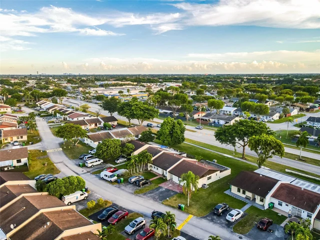 14046 SW 55th St, Miami FL 33175