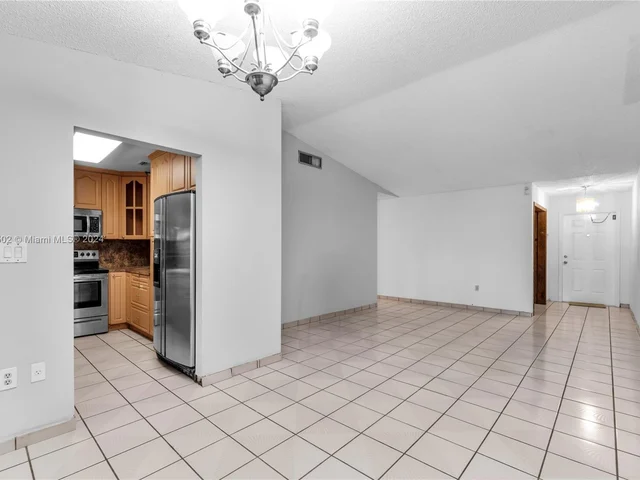 14046 SW 55th St, Miami FL 33175