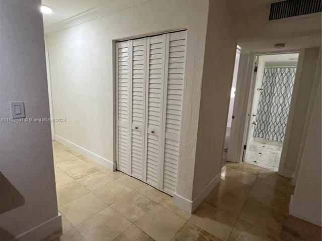 6707 N Kendall Dr # 103, Pinecrest FL 33156