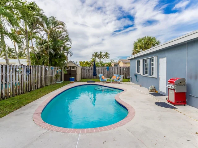 7956 NW 1st Ct, Margate FL 33063