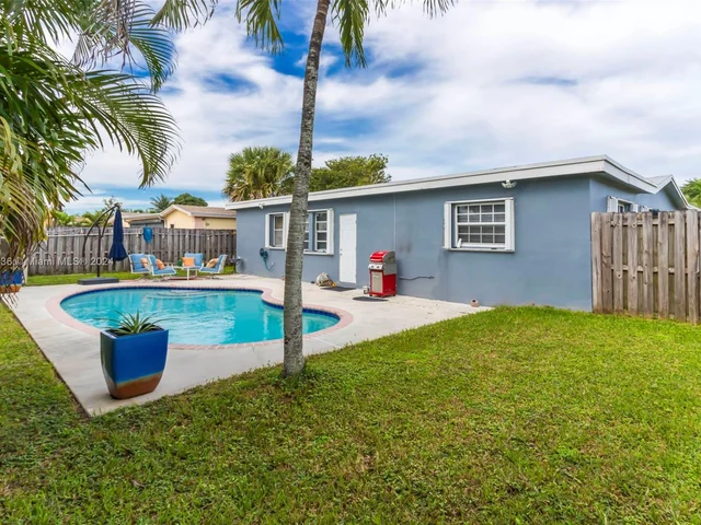 7956 NW 1st Ct, Margate FL 33063