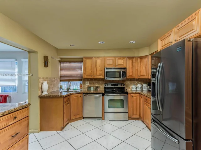 7956 NW 1st Ct, Margate FL 33063