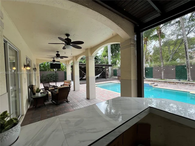 6498 NW 113th Pl, Doral FL 33178