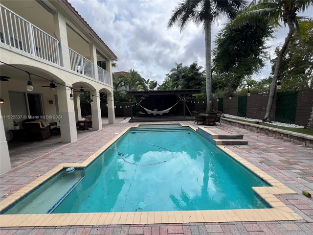 6498 NW 113th Pl, Doral FL 33178