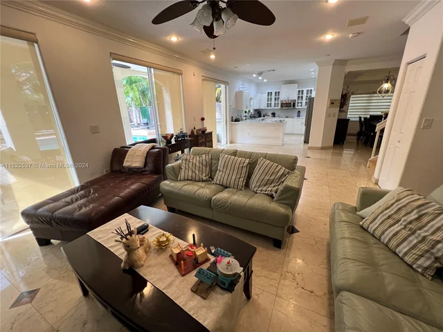 6498 NW 113th Pl, Doral FL 33178