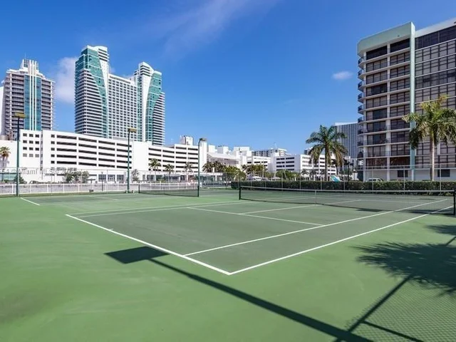 400 Leslie Dr # 1011, Hallandale Beach FL 33009