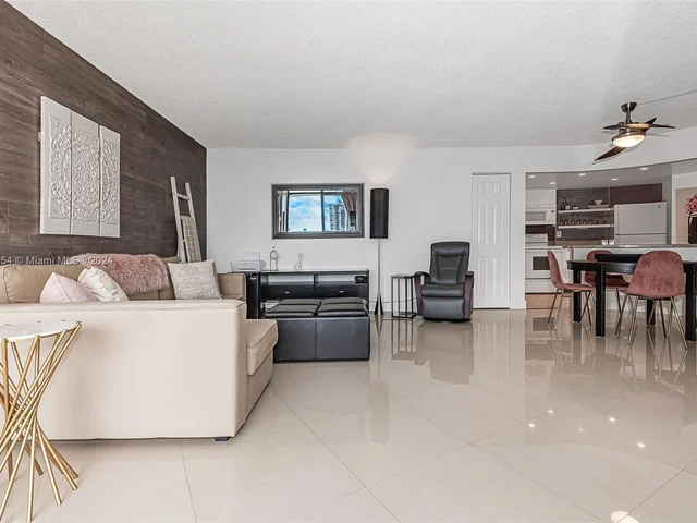 400 Leslie Dr # 1011, Hallandale Beach FL 33009