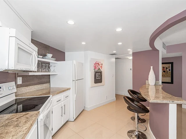 400 Leslie Dr # 1011, Hallandale Beach FL 33009