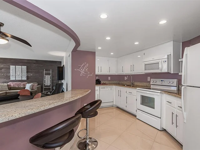 400 Leslie Dr # 1011, Hallandale Beach FL 33009