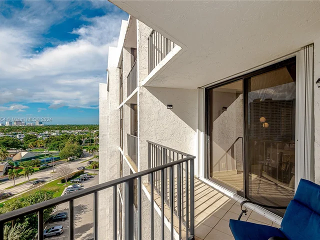 400 Leslie Dr # 1011, Hallandale Beach FL 33009