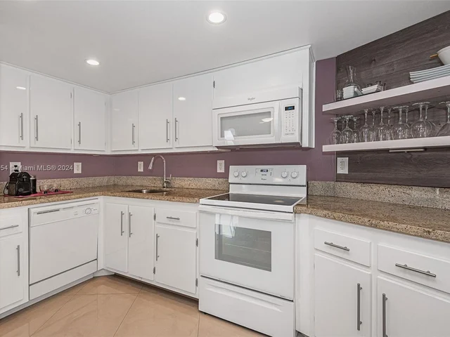 400 Leslie Dr # 1011, Hallandale Beach FL 33009