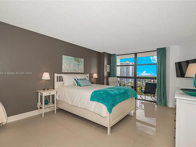 400 Leslie Dr # 1011, Hallandale Beach FL 33009