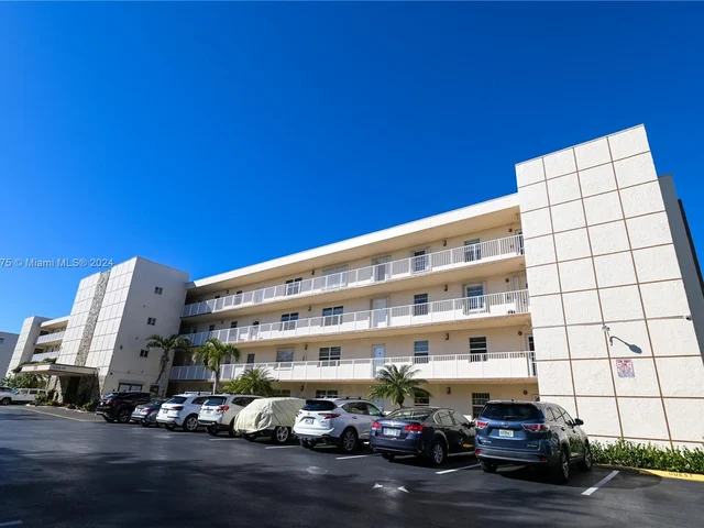 1024 SE 4th Ave # 405, Dania Beach FL 33004