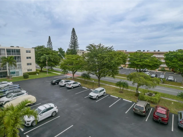 1024 SE 4th Ave # 405, Dania Beach FL 33004