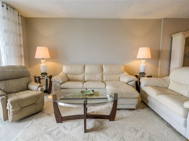 1024 SE 4th Ave # 405, Dania Beach FL 33004