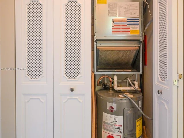 1024 SE 4th Ave # 405, Dania Beach FL 33004