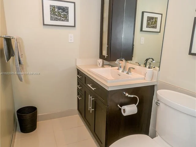 1024 SE 4th Ave # 405, Dania Beach FL 33004