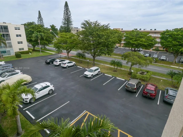 1024 SE 4th Ave # 405, Dania Beach FL 33004