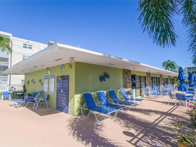 1024 SE 4th Ave # 405, Dania Beach FL 33004