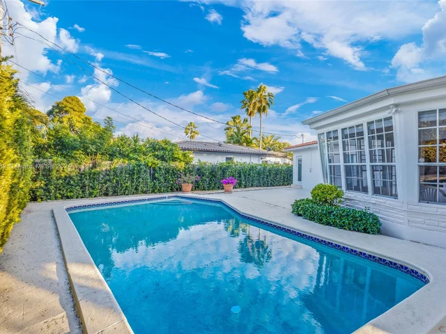 535 NE 50th Ter, Miami FL 33137