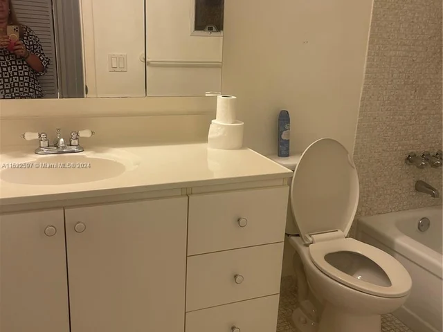 501 Blue Heron Dr # A, Hallandale Beach FL 33009