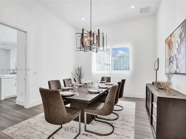 12361 NW 18th St, Plantation FL 33323