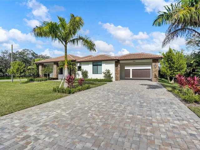 12361 NW 18th St, Plantation FL 33323