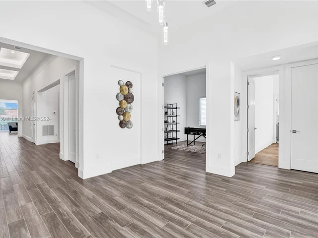 12361 NW 18th St, Plantation FL 33323